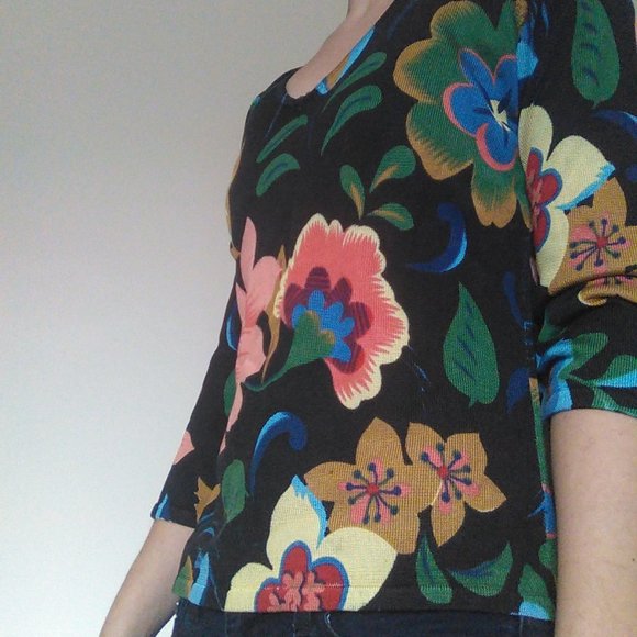 Vintage Floral Sweater - Picture 6 of 6